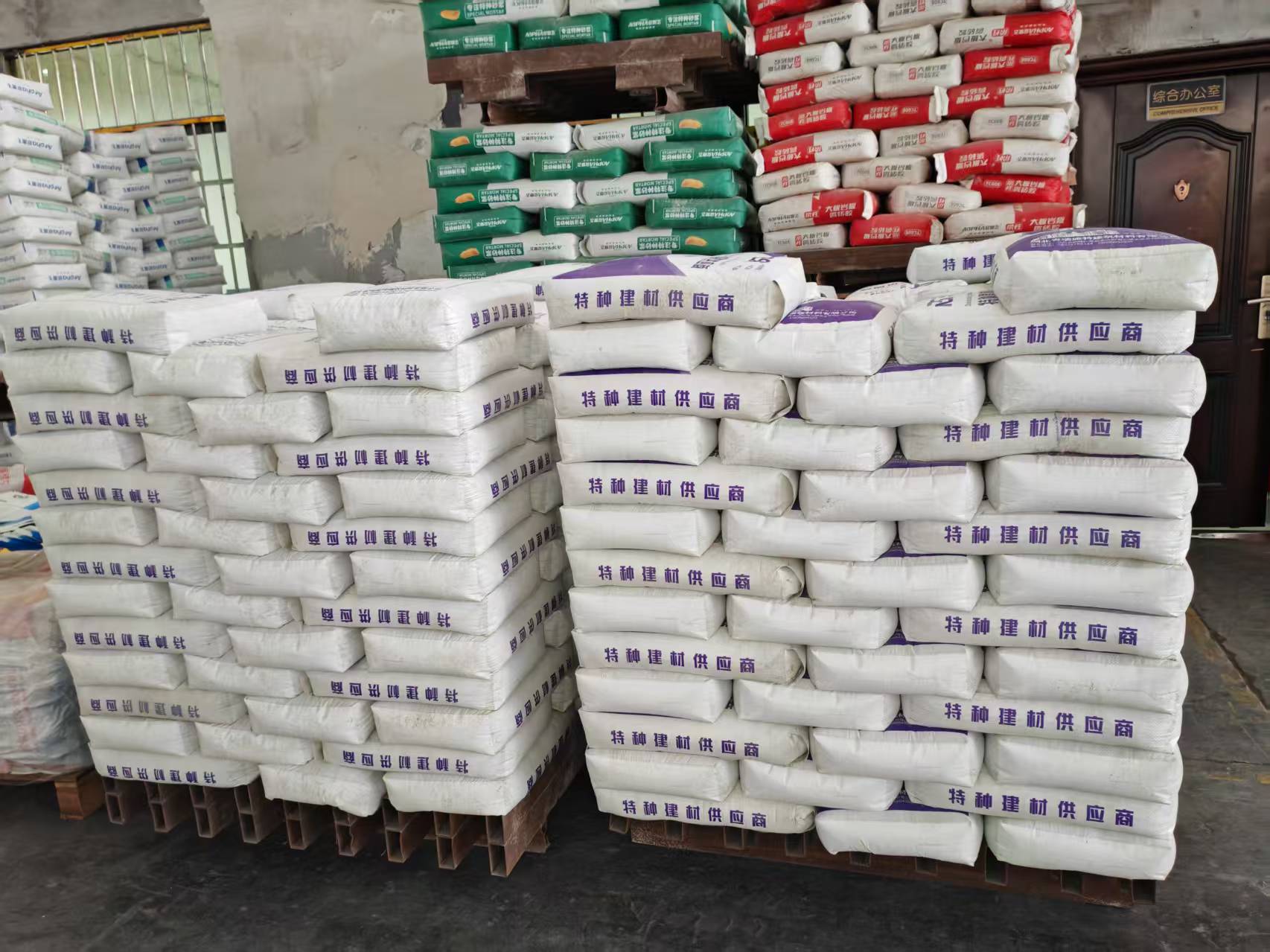 红河拱顶带模注浆料